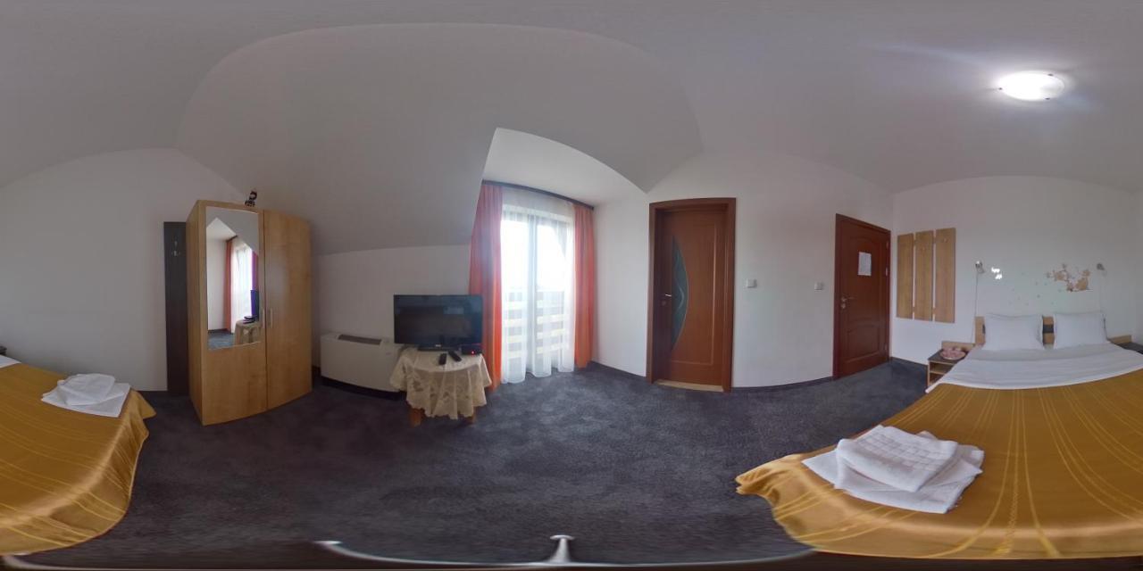 Pensiunea Maya Sîmbăta de Sus Esterno foto