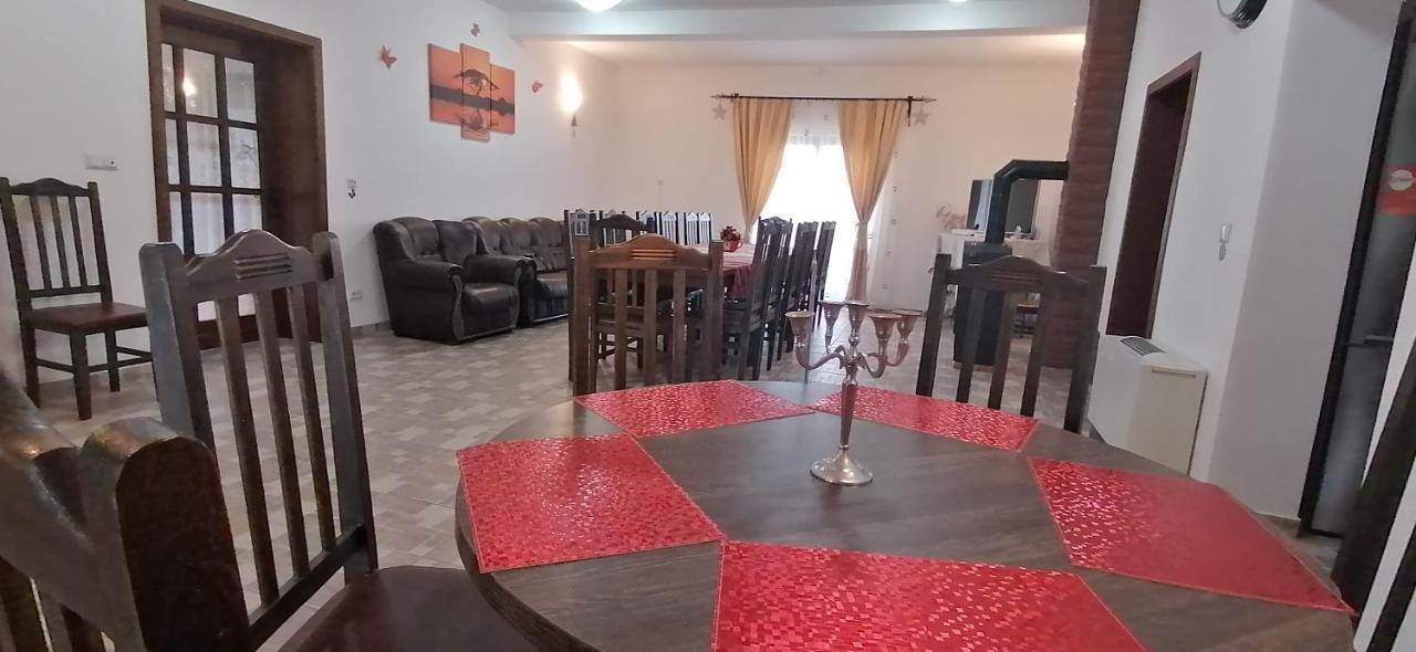 Pensiunea Maya Sîmbăta de Sus Esterno foto