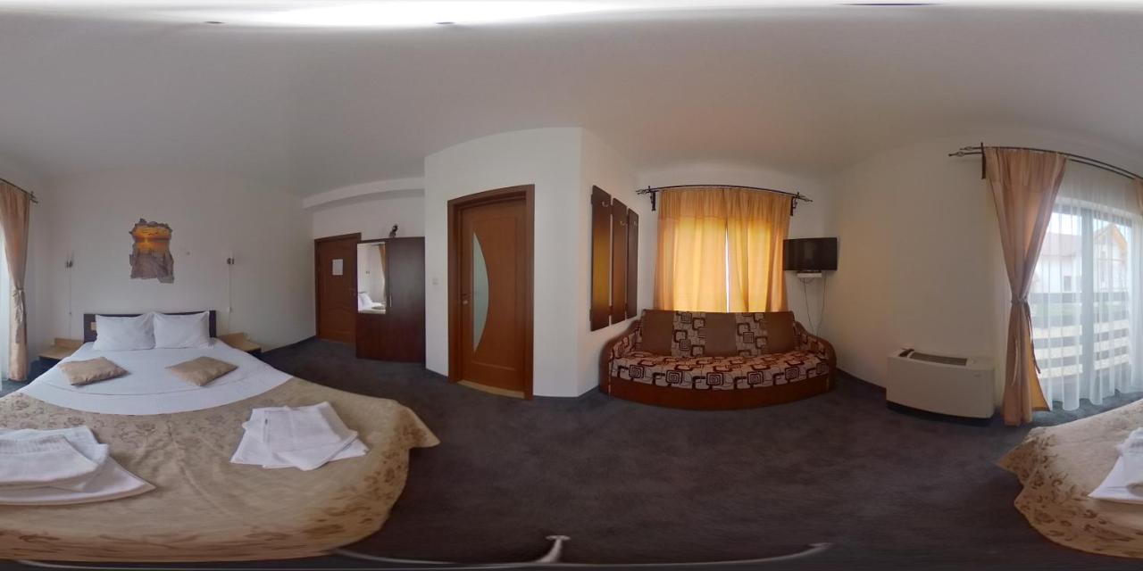Pensiunea Maya Sîmbăta de Sus Esterno foto